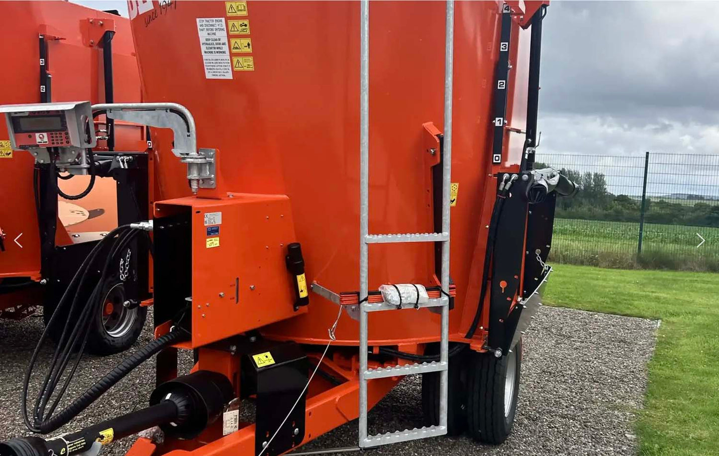 Single Auger Vertical Feeder