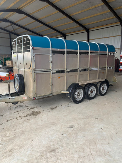 Used crooks 14ft tri axle livestock trailer