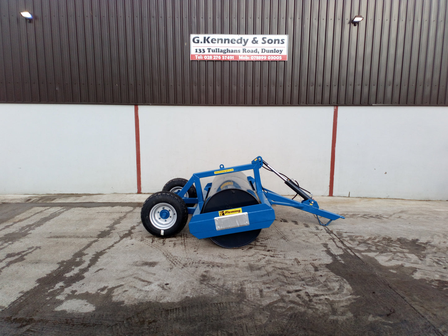 Fleming Hydraulic Lifting Land Roller